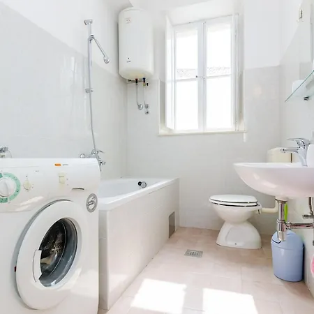 Lucy - Two Bedroom With Terrace And View Gustin Dubrovník