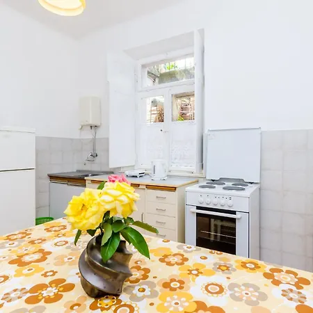 Apartment Lucy - Two Bedroom With Terrace And View Gustin *